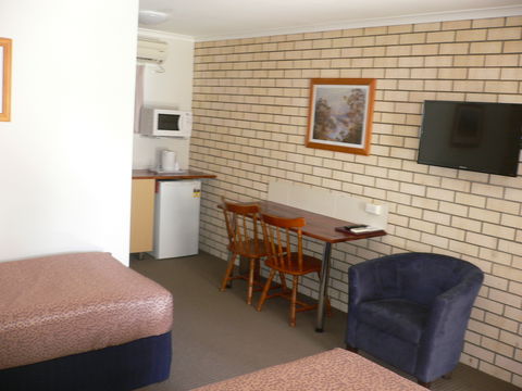 Goomeri Motel - New South Wales Tourism  3