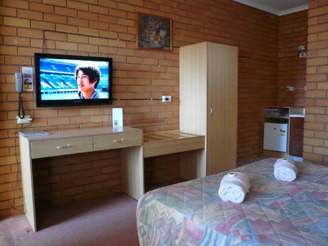 Grong Grong Motor Inn - New South Wales Tourism  1