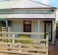 Harriett's Cottage Accommodation Clyde's Cottage - New South Wales Tourism 
