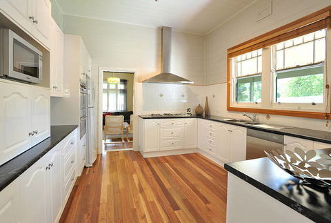 Healesville Garden Cottage - New South Wales Tourism  0