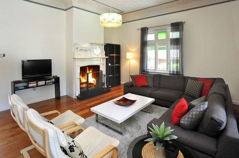 Healesville Garden Cottage - New South Wales Tourism  2