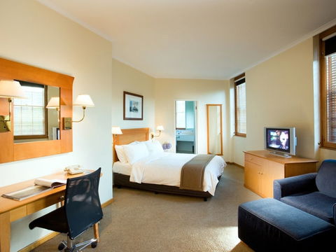 Holiday Inn Old Sydney - New South Wales Tourism  0