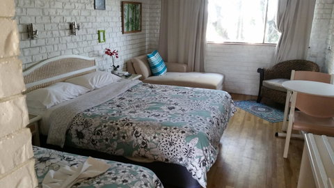 Holland Park Motel - New South Wales Tourism  3
