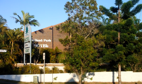 Holland Park Motel - New South Wales Tourism  6