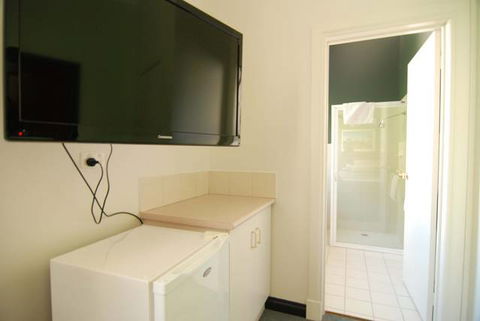 Hotel Dolma - New South Wales Tourism  0