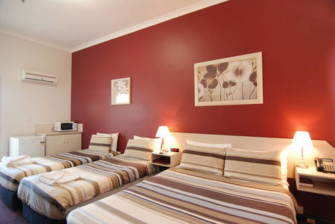Hotel Dolma - New South Wales Tourism  2