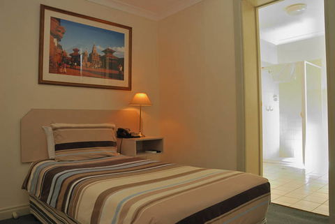 Hotel Dolma - New South Wales Tourism  4
