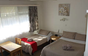 Kaniva Midway Motel - New South Wales Tourism  5