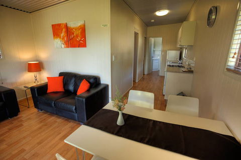 Killarney View Cabins And Caravan Park - New South Wales Tourism  1