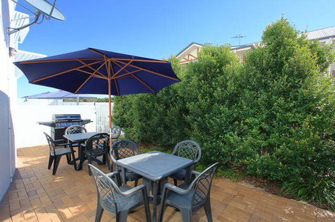 Koola Beach Apartments Bargara - New South Wales Tourism  1