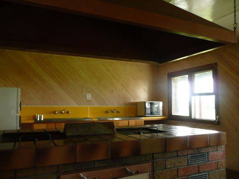 Lake Burrumbeet Caravan Park - New South Wales Tourism  2