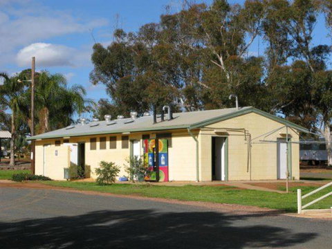 Lake View Caravan Park - New South Wales Tourism  3