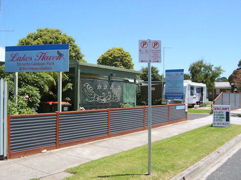Lakes Haven Caravan Park - New South Wales Tourism  1