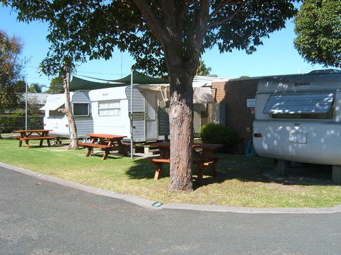 Lakes Haven Caravan Park - New South Wales Tourism  0