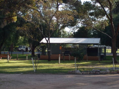 Laura Community Caravan Park - New South Wales Tourism  1