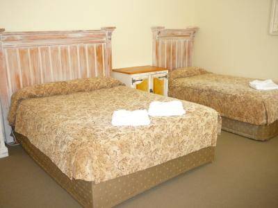 Lithgow Parkside Motor Inn - New South Wales Tourism  1