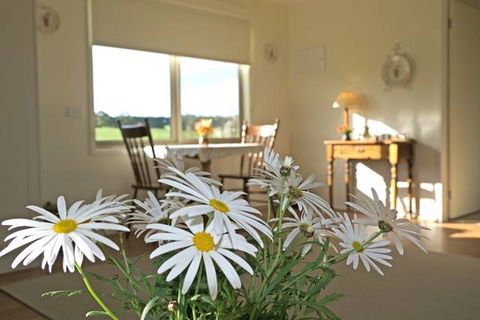 Little Lake Cottage B&B - New South Wales Tourism  0