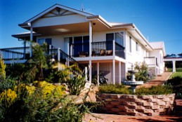 Lovering's Beach Houses - The Whitehouse, Emu Bay - New South Wales Tourism  0