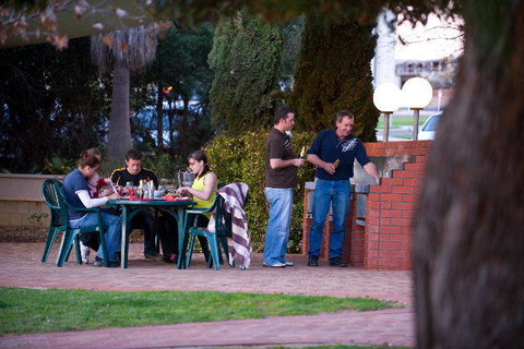 Loxton Hotel - New South Wales Tourism  2