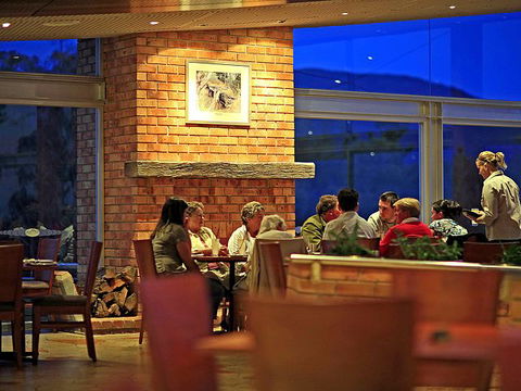 Macedon Ranges Hotel & Spa - New South Wales Tourism  1