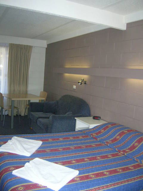 Mayfair Motel - New South Wales Tourism  0