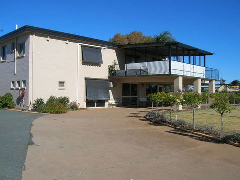 Mayfair Motel - New South Wales Tourism  4