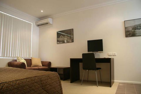 Merivale Motel Tumut - New South Wales Tourism  2