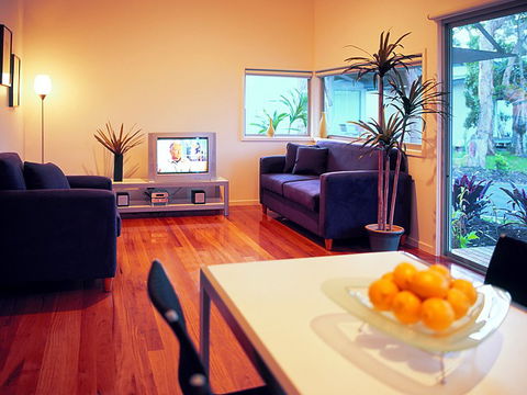 Mobys Beachside Retreat - New South Wales Tourism  1