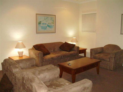 Mollymook Cove Apartments - New South Wales Tourism  0
