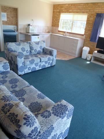 Mollymook Surfbeach Motel And Apartments - New South Wales Tourism  4