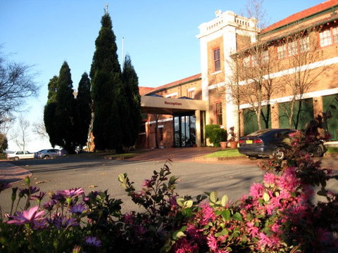 Monte Pio Motor Inn - New South Wales Tourism  0