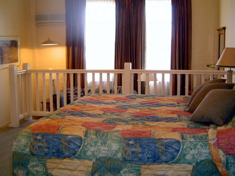 Monte Pio Motor Inn - New South Wales Tourism  2