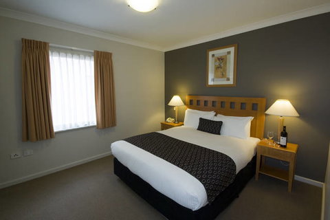 Mounts Bay Waters Apartment Hotel - New South Wales Tourism  0