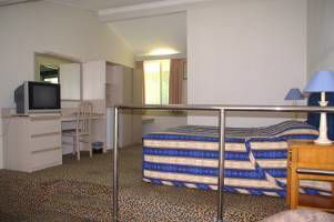 Newcastle Links Motel - New South Wales Tourism  3