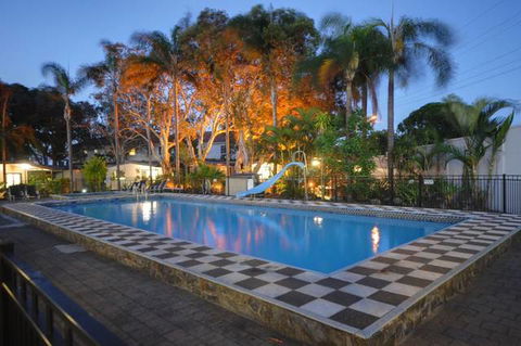 Nobby Beach Holiday Village - New South Wales Tourism  0