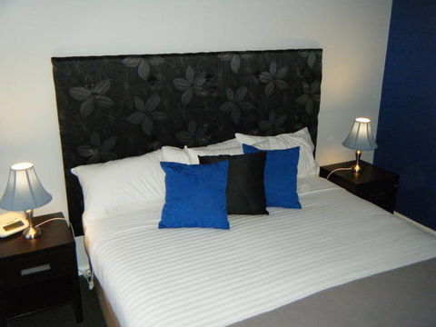 Orana Windmill Motel - New South Wales Tourism  1