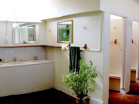 Outback Oasis Caravan Park - New South Wales Tourism  3