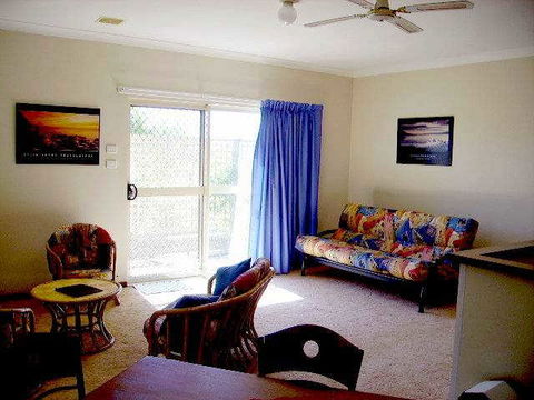 Outback Oasis Caravan Park - New South Wales Tourism  4