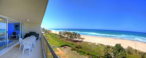 Pacific Surf Absolute Beachfront Apartments - New South Wales Tourism  3