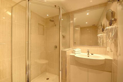 Pacific Surf Absolute Beachfront Apartments - New South Wales Tourism  4