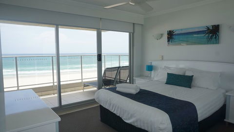 Pacific Surf Absolute Beachfront Apartments - New South Wales Tourism  5