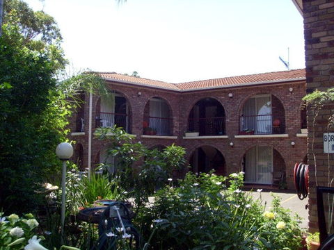 Palm Court Motel - New South Wales Tourism  3