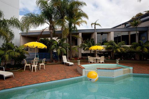 Palm Court Motor Inn - New South Wales Tourism  0
