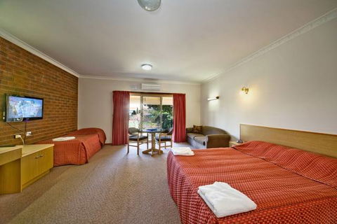 Paradise Lakes Motel - New South Wales Tourism  4