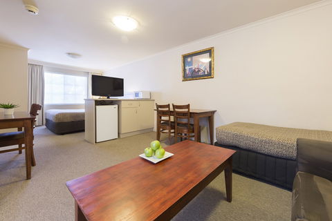Parklands Apartments Dickson - New South Wales Tourism  2