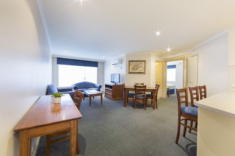 Parklands Apartments Dickson - New South Wales Tourism  3