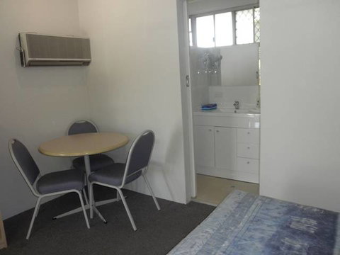 Pine Lodge Motel - New South Wales Tourism  2