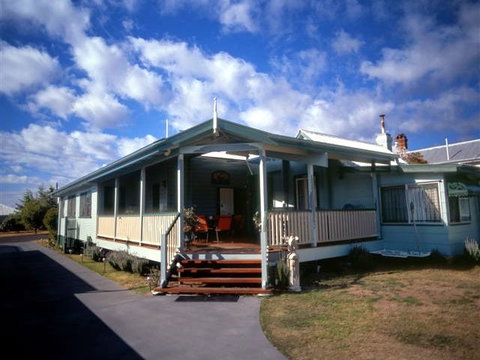 Pitstop Lodge Guesthouse - New South Wales Tourism  0