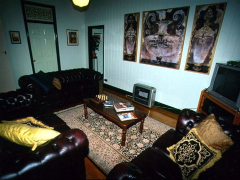 Pitstop Lodge Guesthouse - New South Wales Tourism  3
