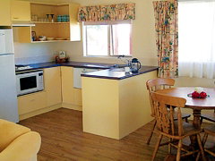 Poinciana Cottages - New South Wales Tourism  1